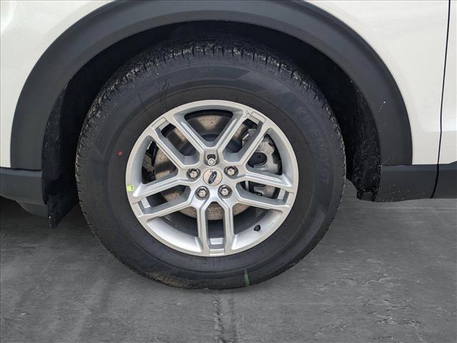 new 2025 Ford Explorer car, priced at $39,999