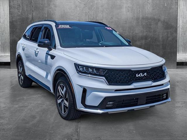 used 2022 Kia Sorento car, priced at $30,148