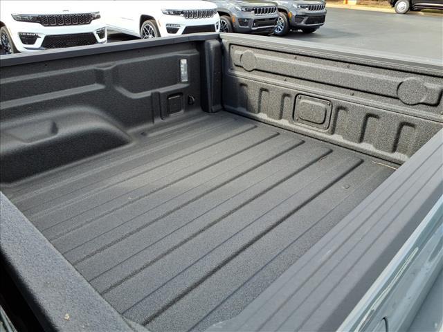 new 2025 Jeep Gladiator car, priced at $55,369