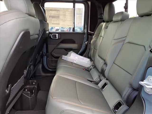 new 2025 Jeep Gladiator car, priced at $55,369