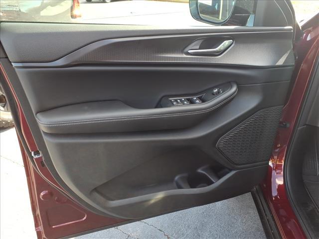 new 2025 Jeep Grand Cherokee car, priced at $44,425