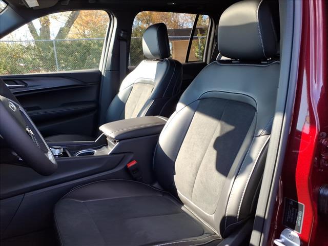 new 2025 Jeep Grand Cherokee car, priced at $44,425