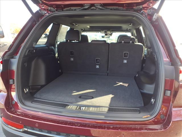 new 2025 Jeep Grand Cherokee car, priced at $44,425