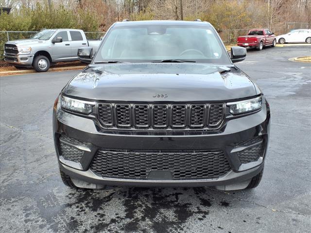 new 2025 Jeep Grand Cherokee car, priced at $37,830