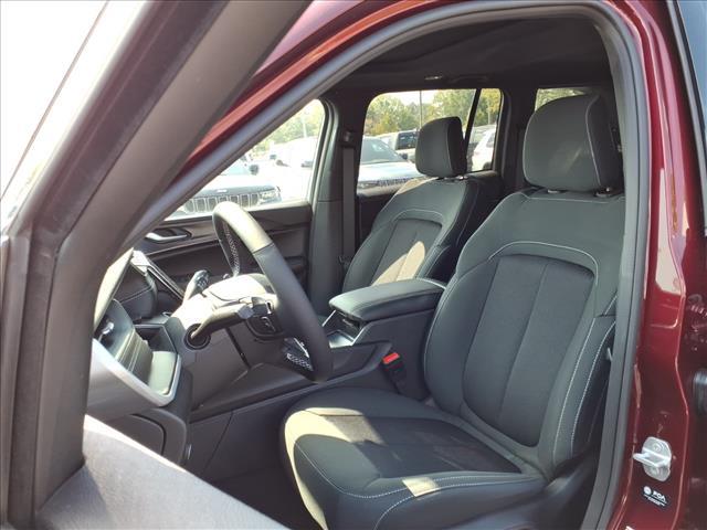new 2025 Jeep Grand Cherokee car, priced at $35,278