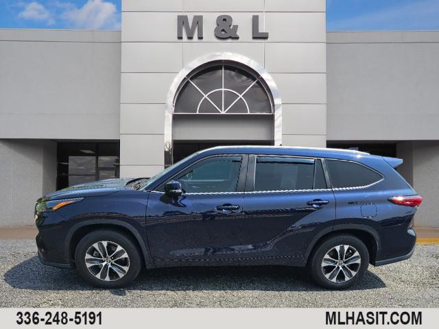 used 2023 Toyota Highlander car, priced at $38,750