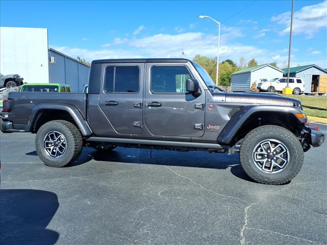 new 2025 Jeep Gladiator car, priced at $50,713