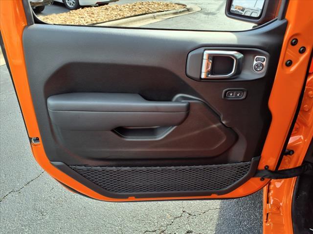 new 2025 Jeep Gladiator car, priced at $45,253