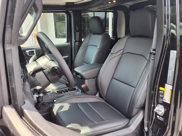 new 2025 Jeep Gladiator car, priced at $44,724