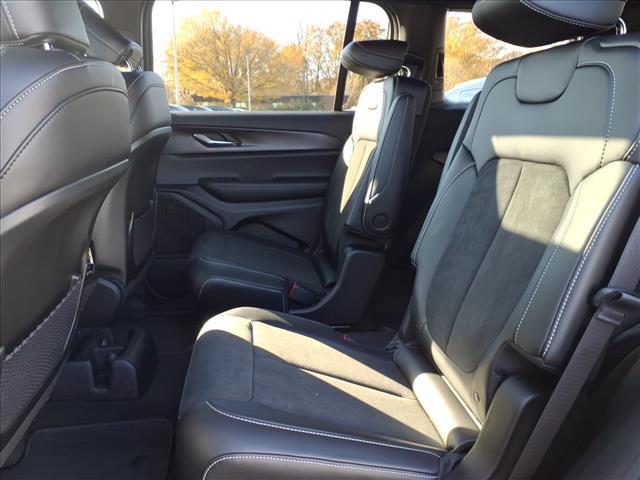 new 2025 Jeep Grand Cherokee L car, priced at $39,525