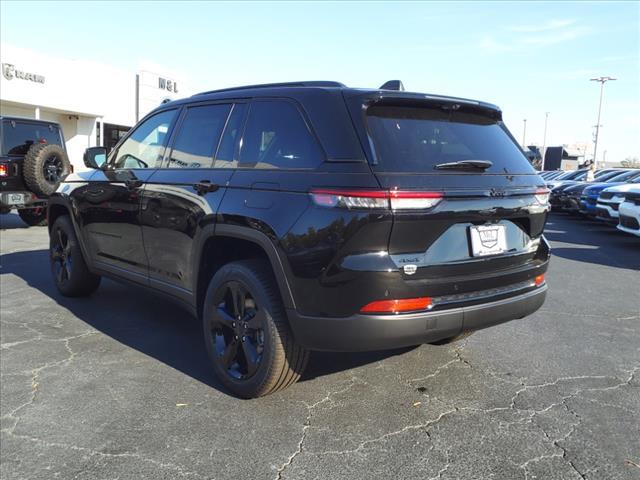 new 2025 Jeep Grand Cherokee car, priced at $48,235