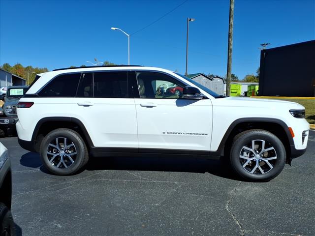 new 2025 Jeep Grand Cherokee car, priced at $43,570