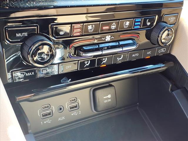 new 2025 Jeep Grand Cherokee car, priced at $43,570