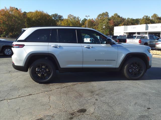 new 2025 Jeep Grand Cherokee car, priced at $40,727