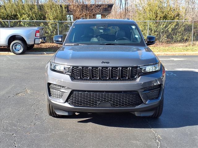 new 2025 Jeep Grand Cherokee car, priced at $38,351