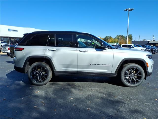 new 2025 Jeep Grand Cherokee car, priced at $43,929