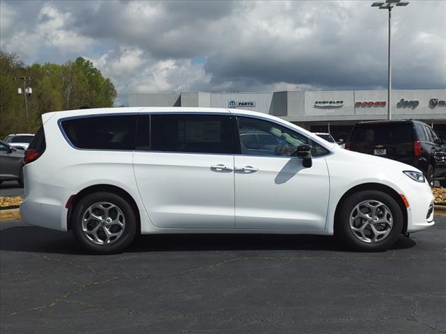 new 2024 Chrysler Pacifica car, priced at $43,835