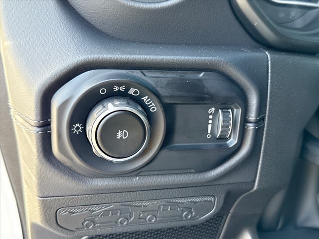 new 2025 Jeep Wrangler car, priced at $49,071