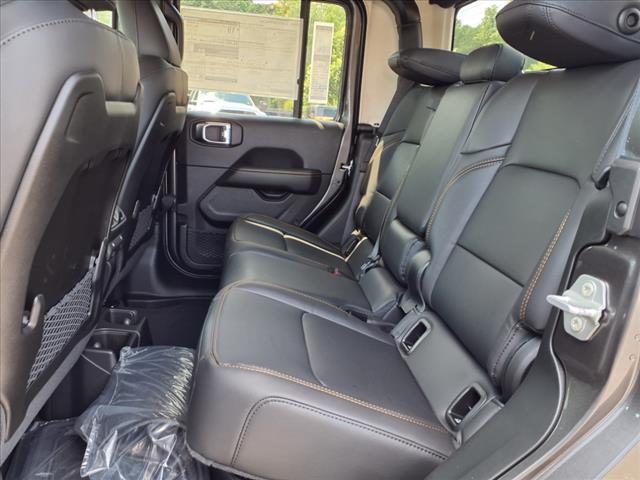 new 2025 Jeep Gladiator car, priced at $42,696