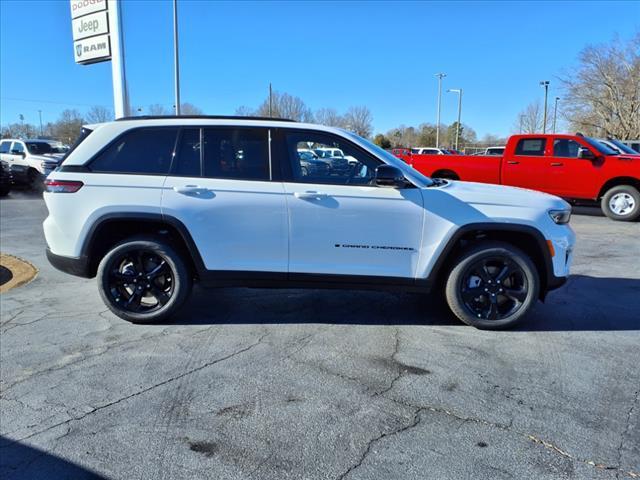 new 2025 Jeep Grand Cherokee car, priced at $47,449