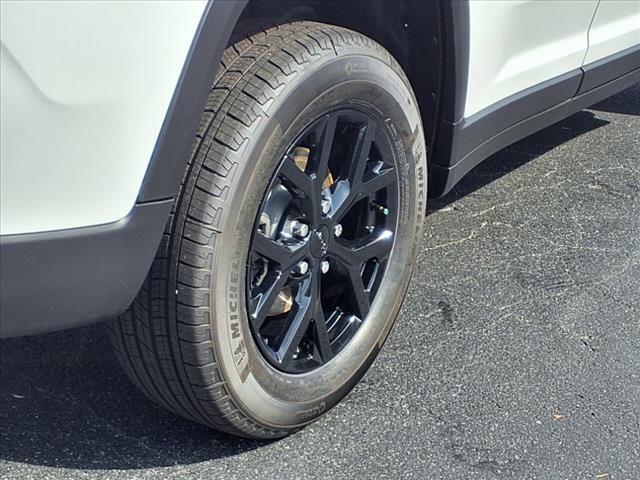 new 2025 Jeep Grand Cherokee car, priced at $35,974