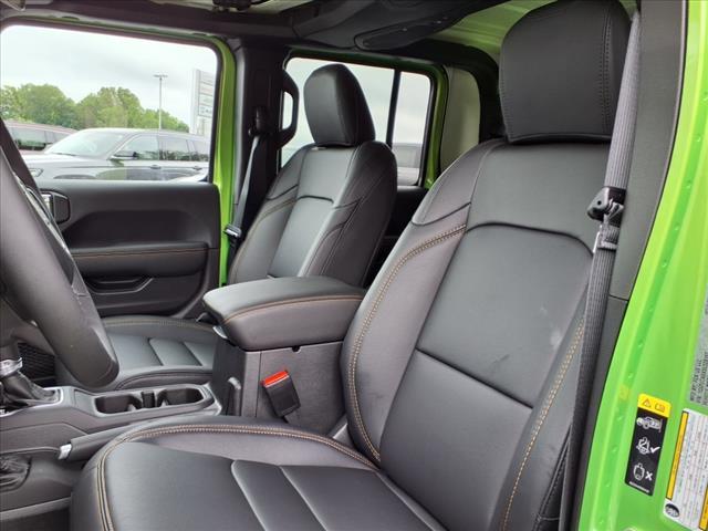new 2025 Jeep Gladiator car, priced at $42,696