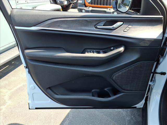 new 2025 Jeep Grand Cherokee L car, priced at $35,395