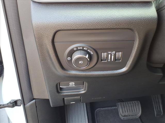 new 2025 Jeep Grand Cherokee L car, priced at $35,395