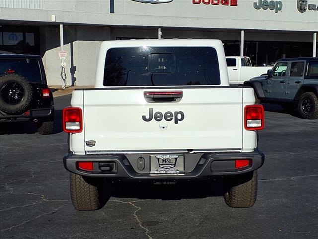 new 2025 Jeep Gladiator car, priced at $39,409