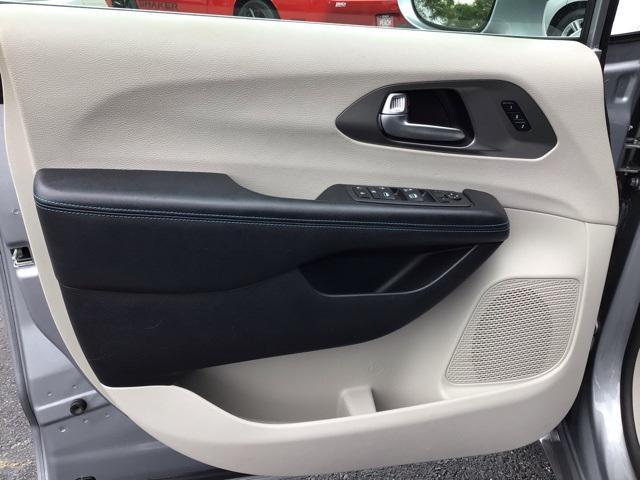 used 2021 Chrysler Pacifica car, priced at $20,285