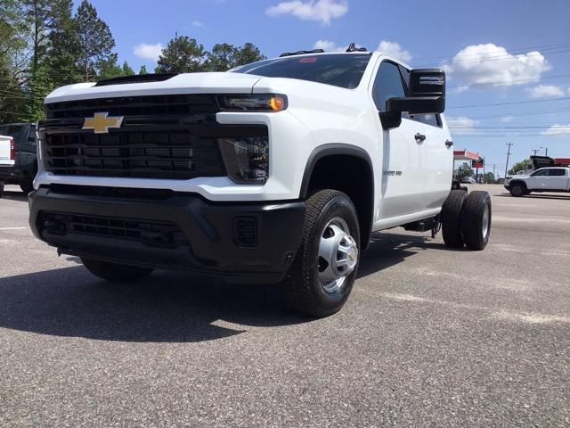 new 2025 Chevrolet Silverado 3500 car, priced at $60,543