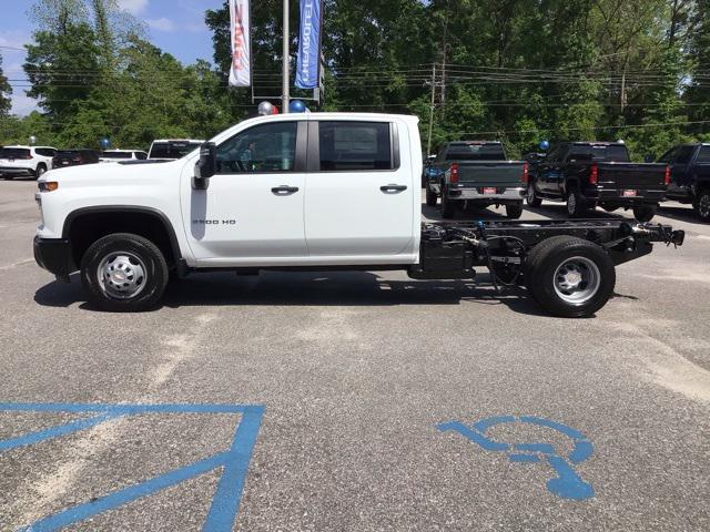 new 2025 Chevrolet Silverado 3500 car, priced at $60,543