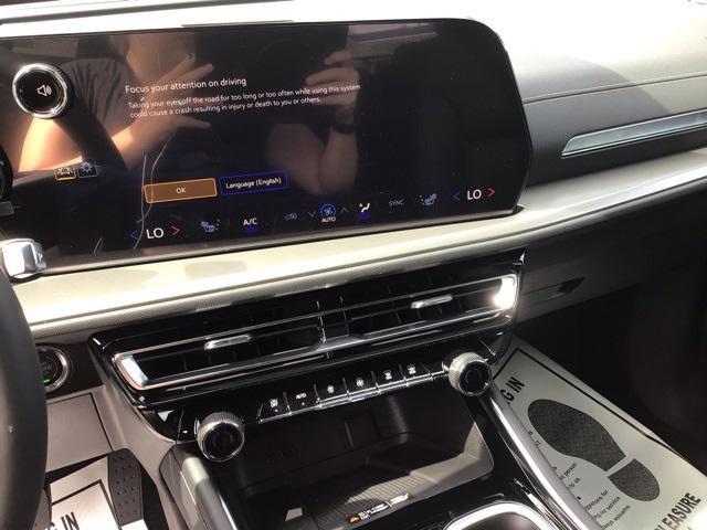 new 2025 Chevrolet Traverse car, priced at $45,905
