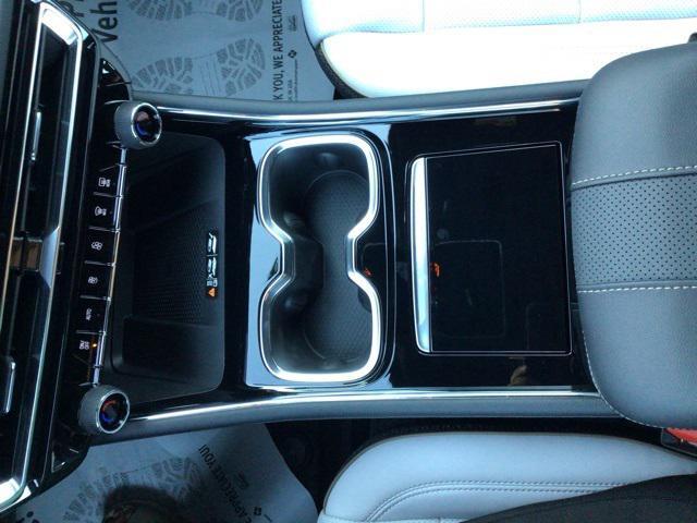 new 2026 Chevrolet Traverse car, priced at $57,420