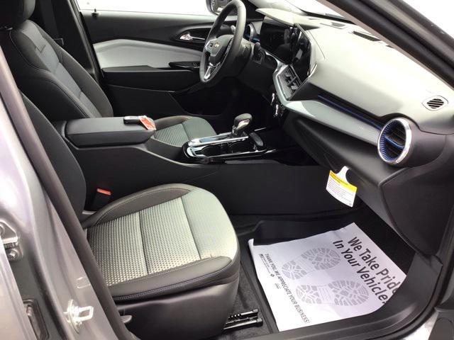 new 2025 Chevrolet Trax car, priced at $22,750