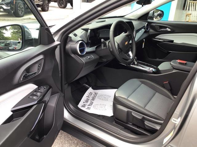new 2025 Chevrolet Trax car, priced at $22,750