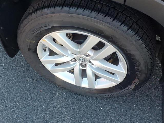 used 2015 Toyota Highlander car, priced at $17,634