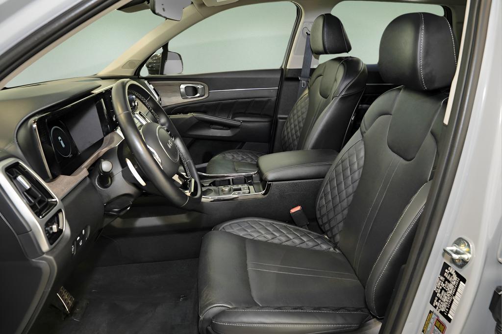 used 2022 Kia Sorento car, priced at $31,244