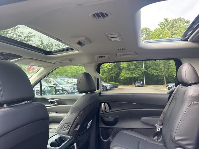 new 2025 Kia Carnival car, priced at $49,573