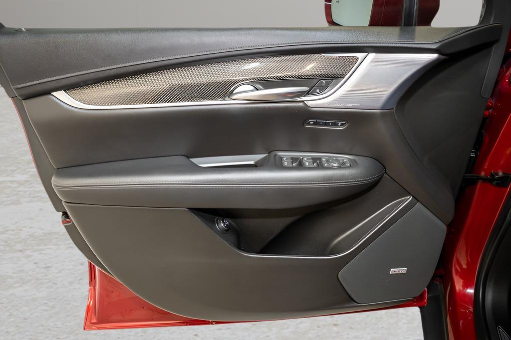 used 2020 Cadillac XT5 car, priced at $19,544