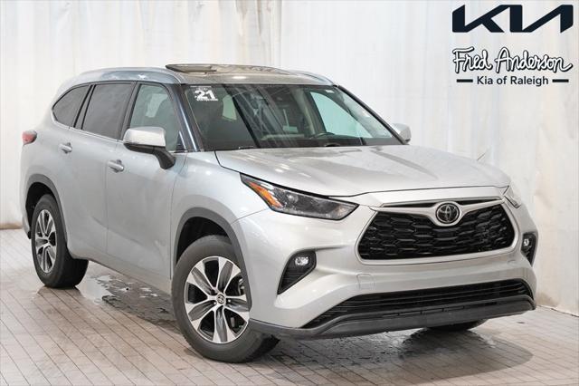 used 2021 Toyota Highlander car, priced at $30,921