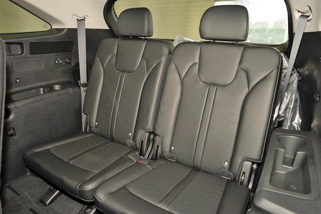 new 2025 Kia Sorento car, priced at $37,697