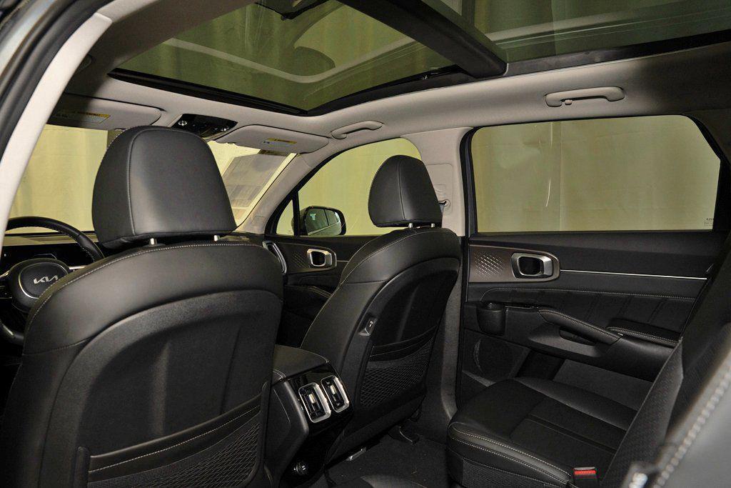 new 2025 Kia Sorento car, priced at $37,697
