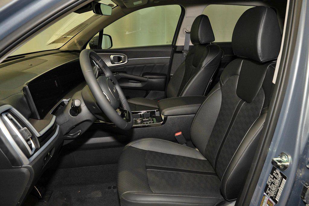 new 2025 Kia Sorento car, priced at $37,697