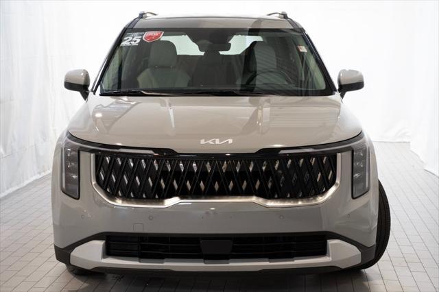 used 2025 Kia Carnival car, priced at $41,819