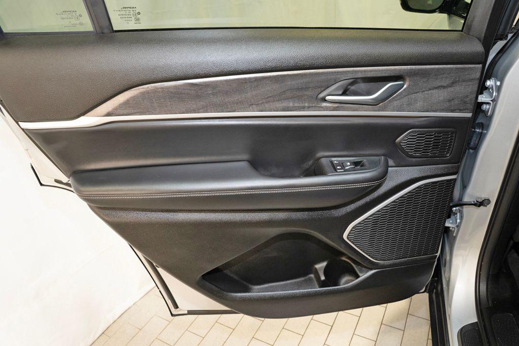 used 2022 Jeep Grand Cherokee L car, priced at $29,211