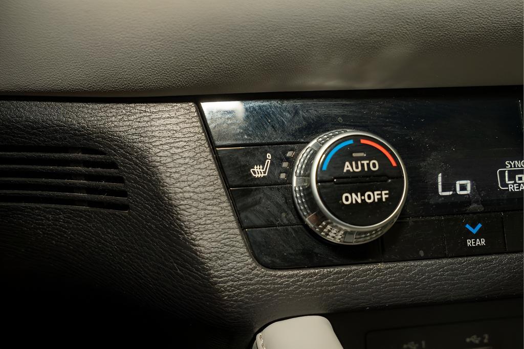used 2023 Mitsubishi Outlander car, priced at $23,096