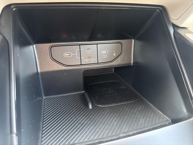 new 2025 Kia Sorento car, priced at $35,104