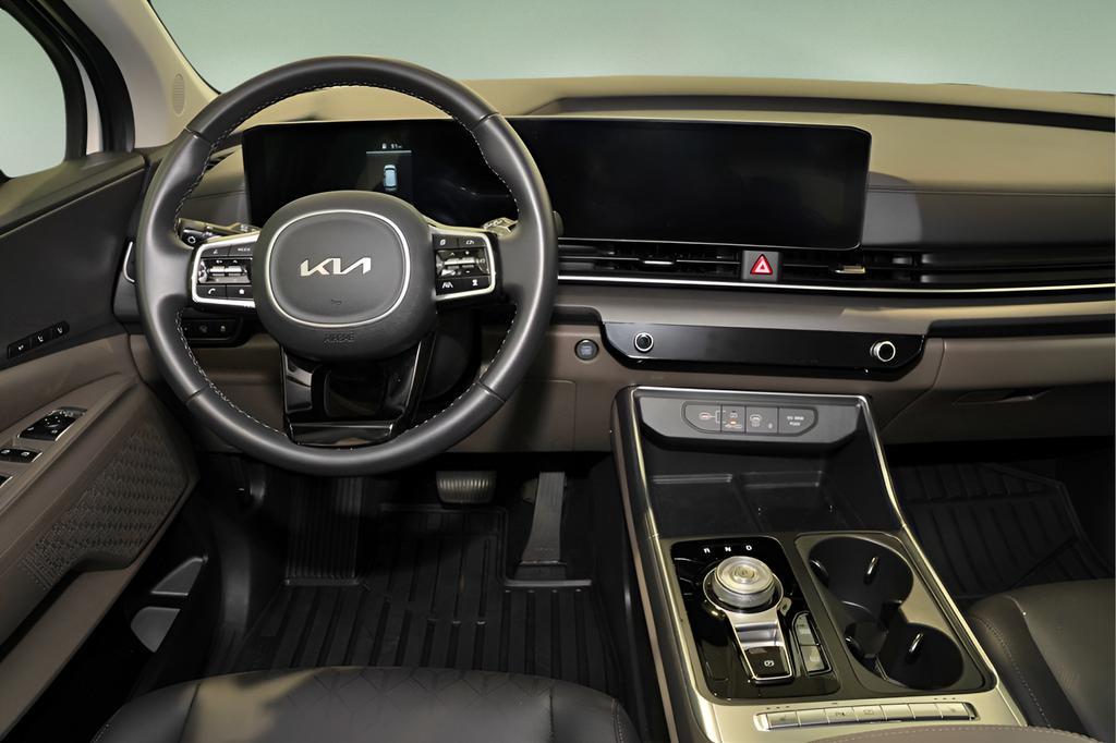 used 2025 Kia Carnival Hybrid car, priced at $39,352