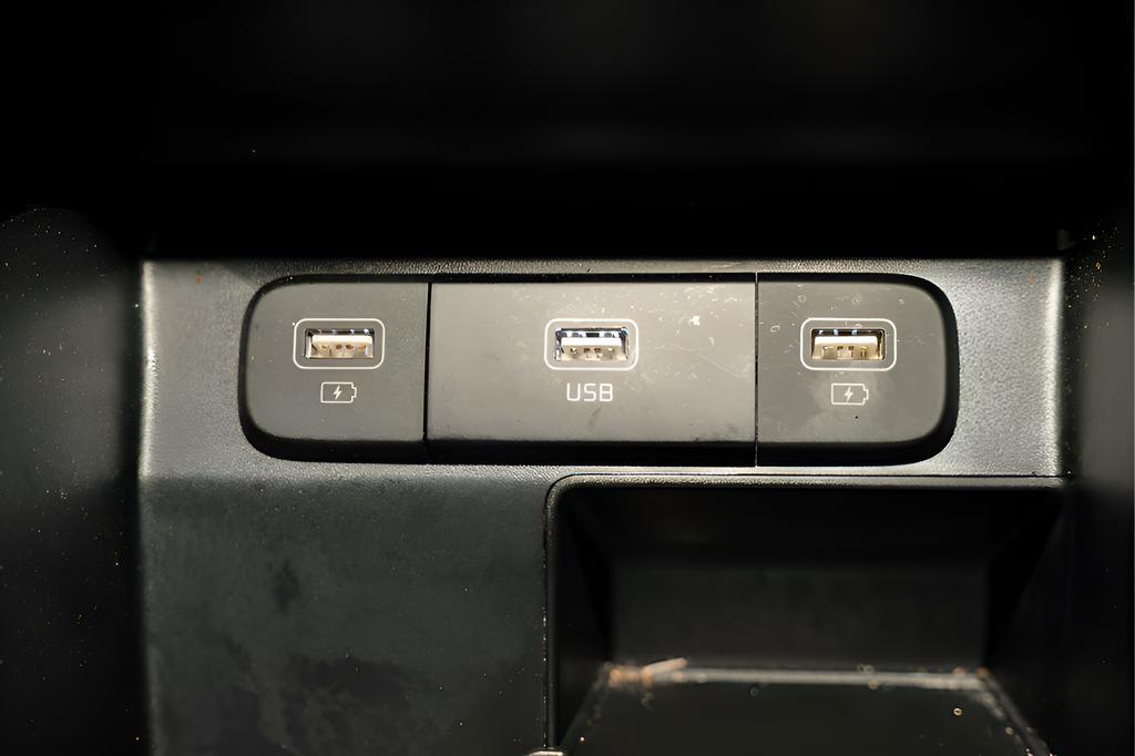 used 2023 Kia Sorento car, priced at $21,879